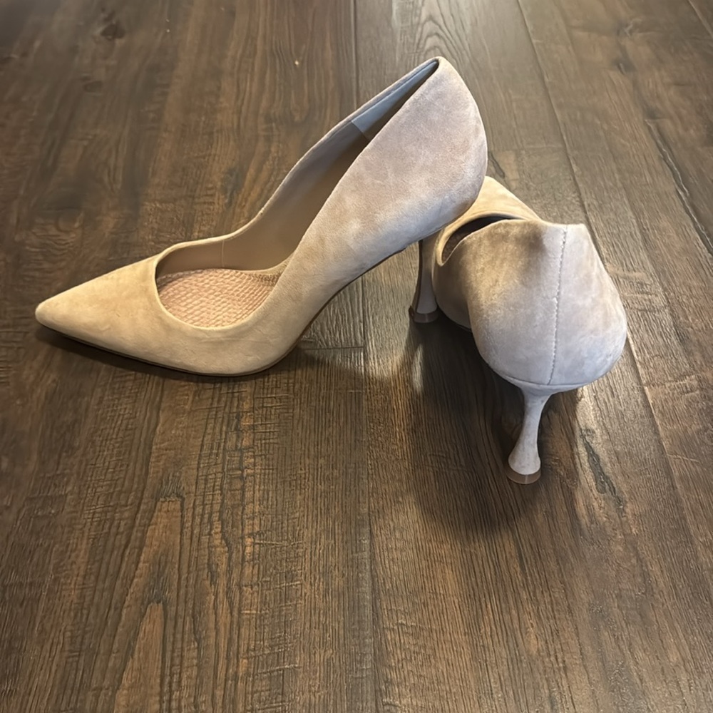 Vince Camuto Cadie Heels - Picture 4 of 7